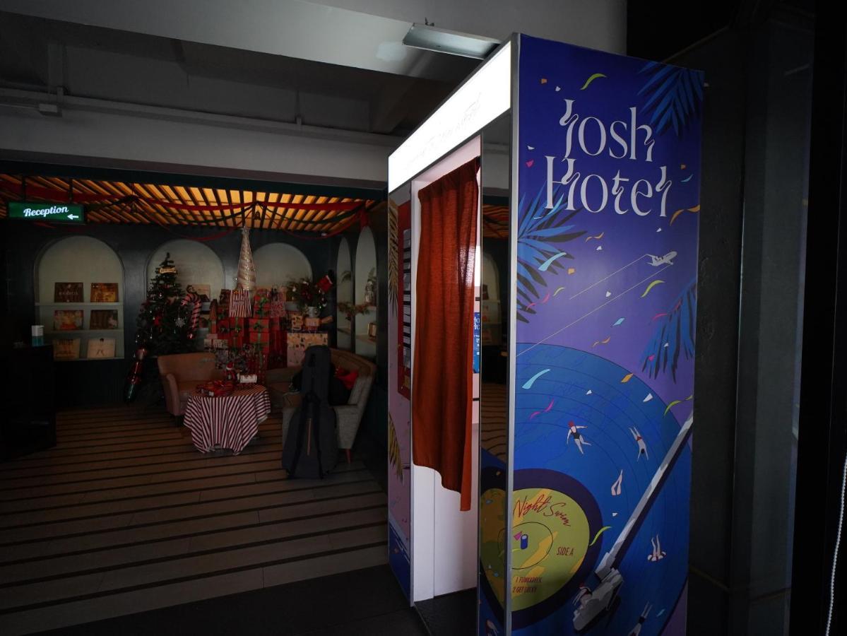 Josh Hotel Bangkok Exterior photo