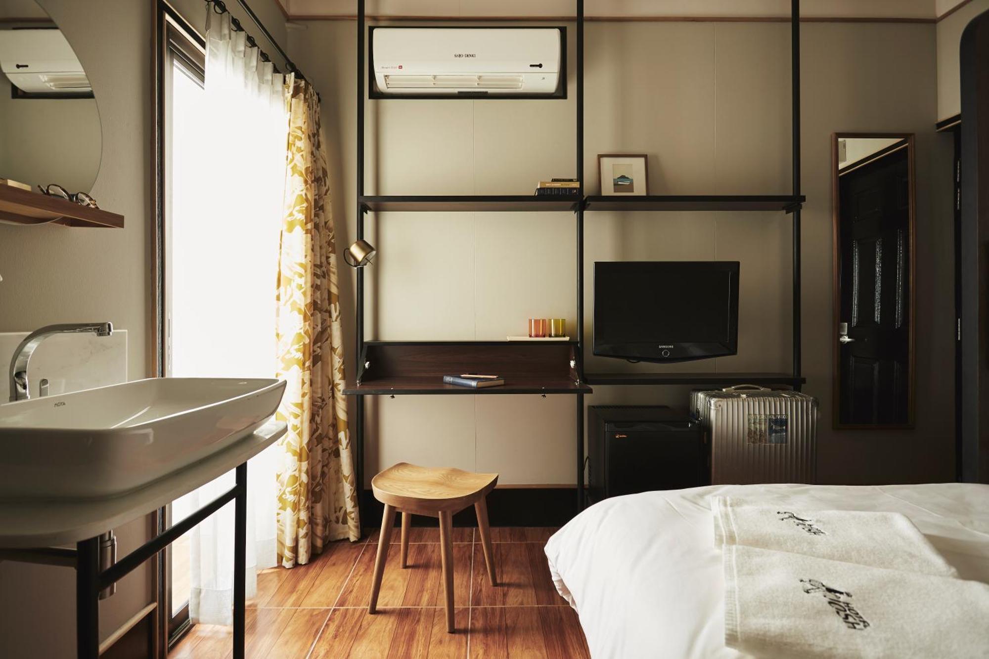 Josh Hotel Bangkok Exterior photo